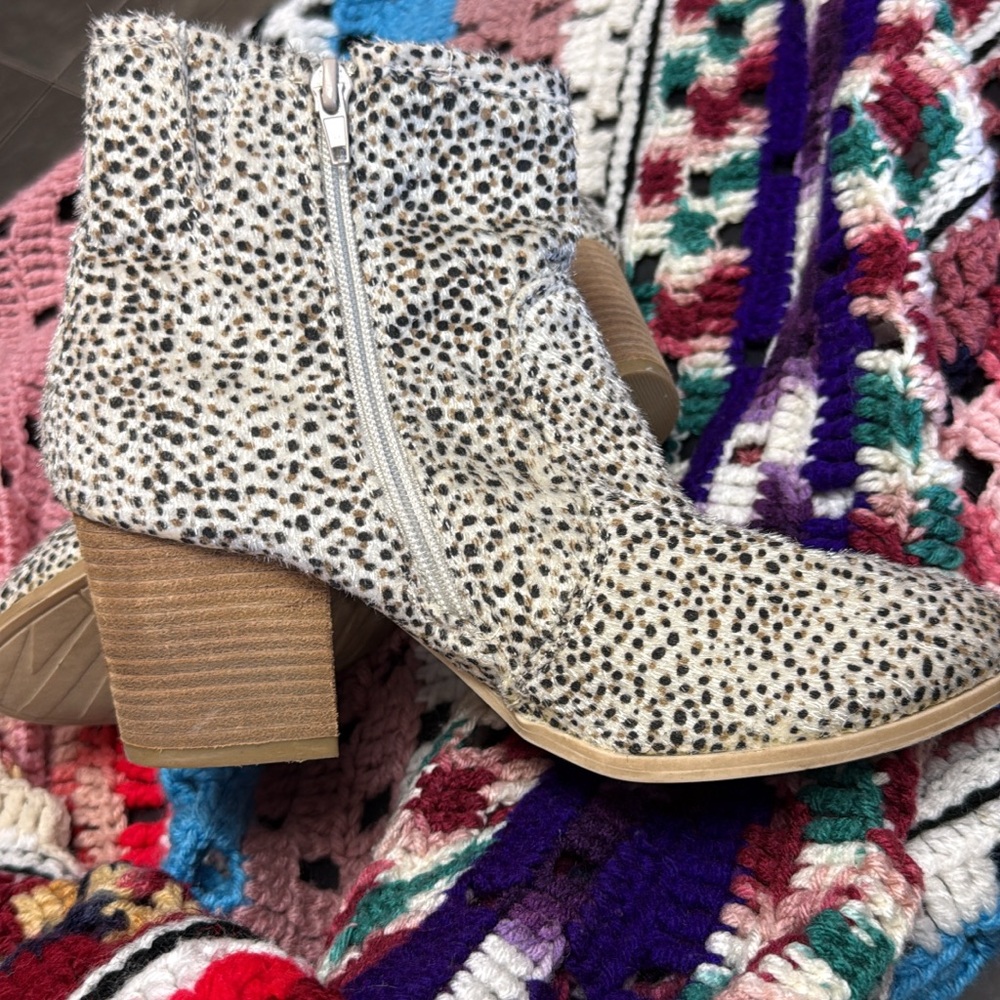 Women's Cream Speckled Ankle Boots with Stacked Heel